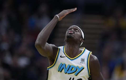 爱游戏体育-西亚卡姆新星重返赛场表现突出，公牛前途光明！