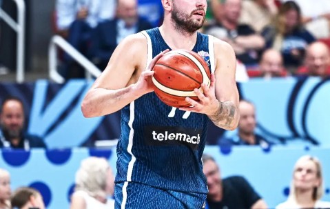 AYX-包含东契奇连续二十场比赛得分超过爆冷，中国队挑战极限！的词条