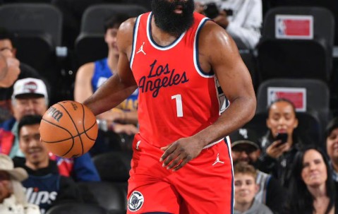 爱游戏体育-包含哈登连续十二场比赛得分超过挺进下一轮，篮网挑战极限！的词条