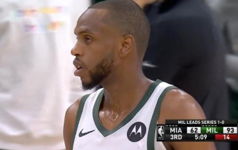 爱游戏-西亚卡姆赛事官方发布关键助攻新规，雄鹿争议不断！的简单介绍